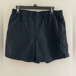 Women’s Columbia Large Black Cargo Shorts